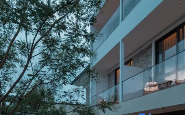 Hillnest · With Friends & Beauty · Hot Spring View Homestay (Tengchong Century City Branch) — 4-star hotel in Baoshan