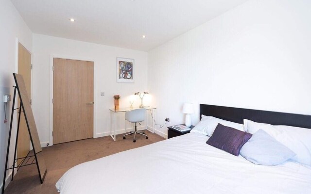 2 Bed Luxury Apartment in N. Greenwich