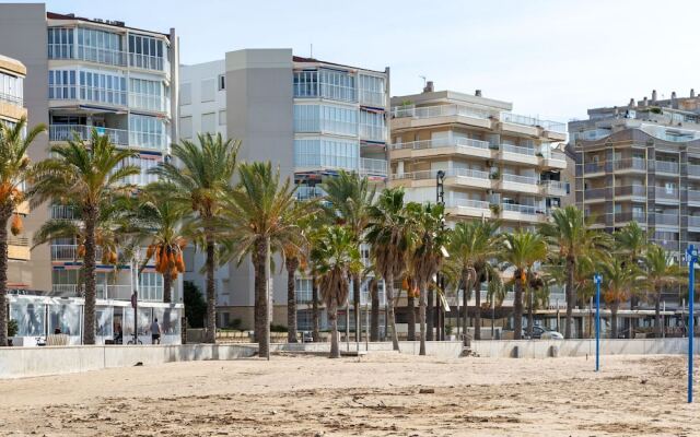 Quaint Apartment In Salou Near Sea Beach