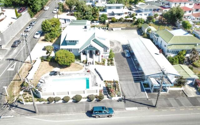 Picton House B&B and Motel