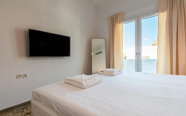 White Rock Milos Suites