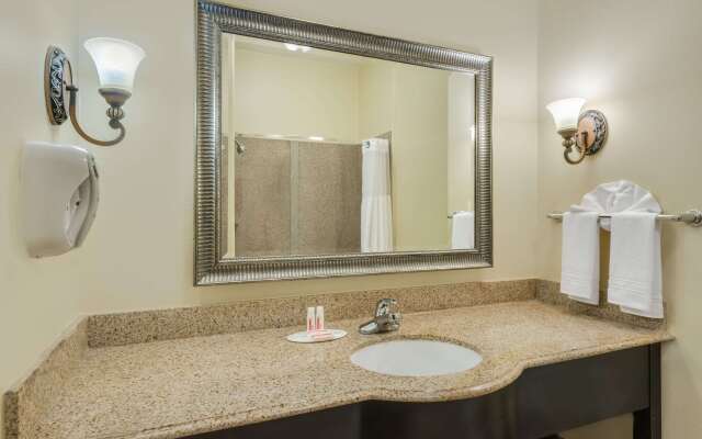 Super 8 by Wyndham Hidalgo/McAllen Area