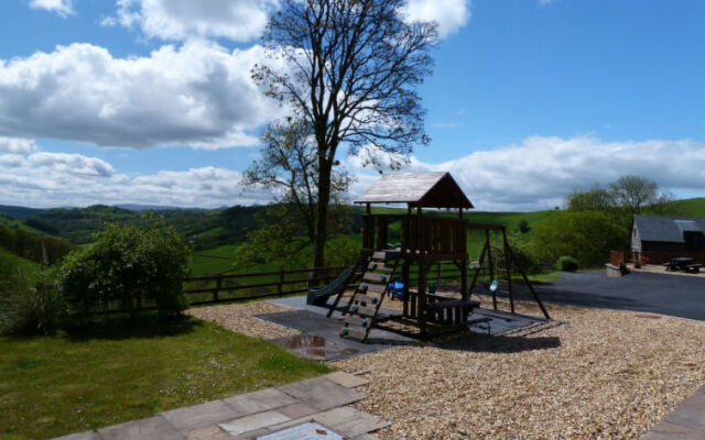 Holiday Home Y Barcud Coch