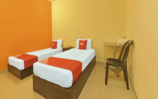 OYO 90733 Parkway Inn Hotel