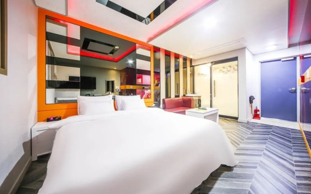 S Motel