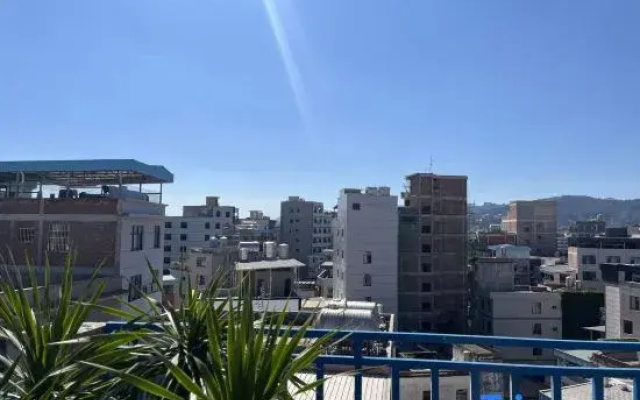 Maitreya Lvle Hot Spring B&B