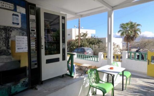 Fira Backpackers Place
