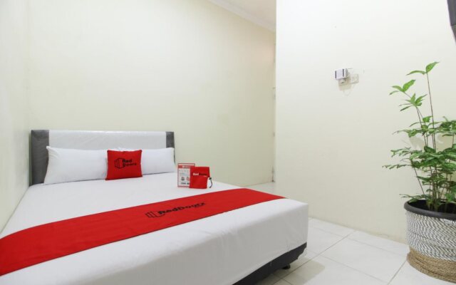 RedDoorz @ Jalan Damai 3