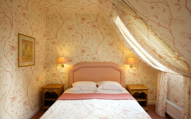 NARUTIS hotel