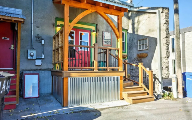 Walkable Studio Apartment in Downtown Livingston!