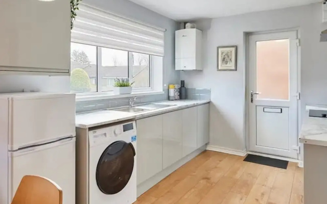 Host Stay Bartlemere House