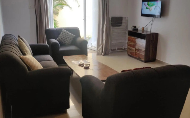 Pool View Apartment - Sunshine By Leela Homes