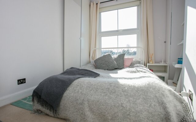1 Bedroom Flat With Roof Terrace