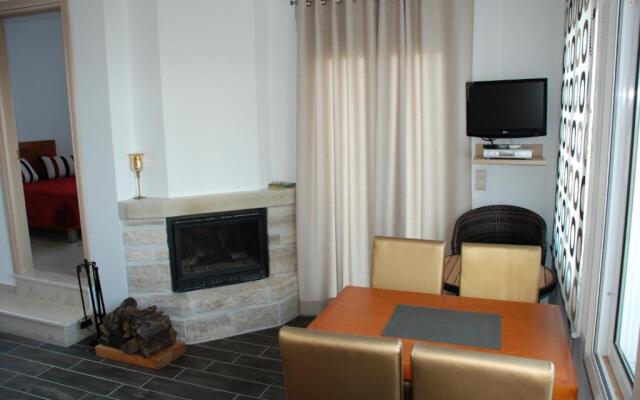 Alexena Apartments