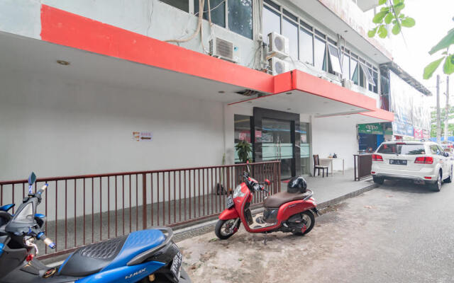 RedDoorz Plus @ Ruko Klandasan Ulu