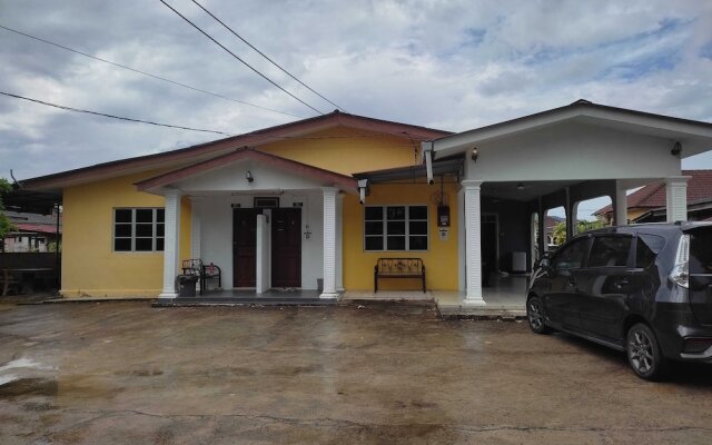OYO Homes 90600 Ummi Chalet Dungun