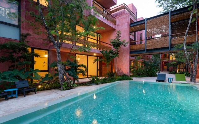Full of nature 2BR Condo with balcony by Happy Address
