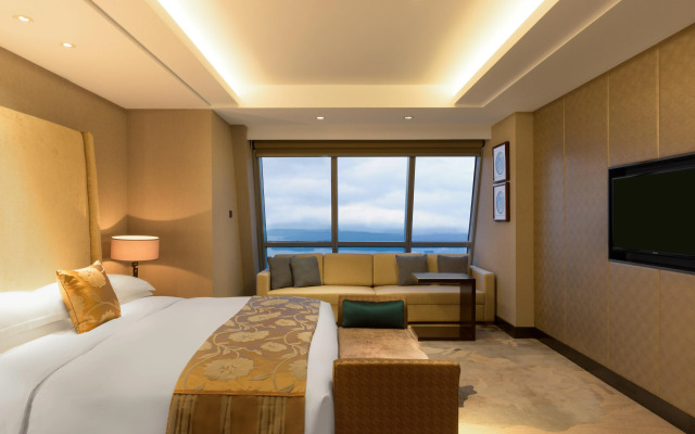 Crowne Plaza Wuxi Taihu by IHG