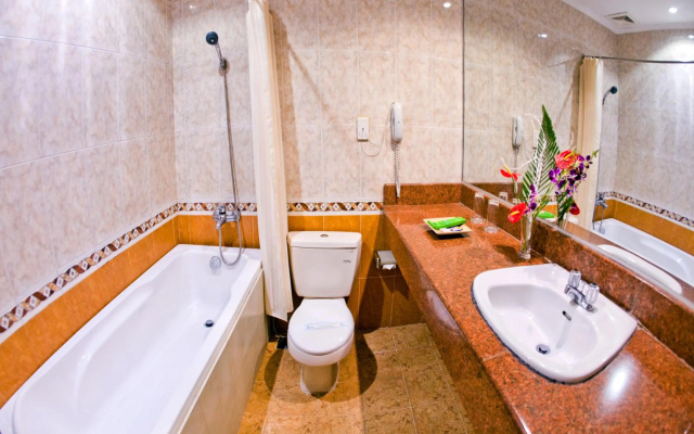 Bamboo Green Riverside Hotel – Bathroom – Da Nang