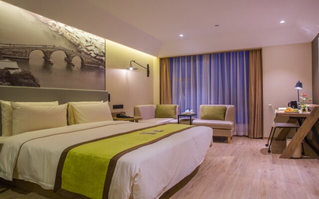 Hangzhou Yunhe Atour Hotel