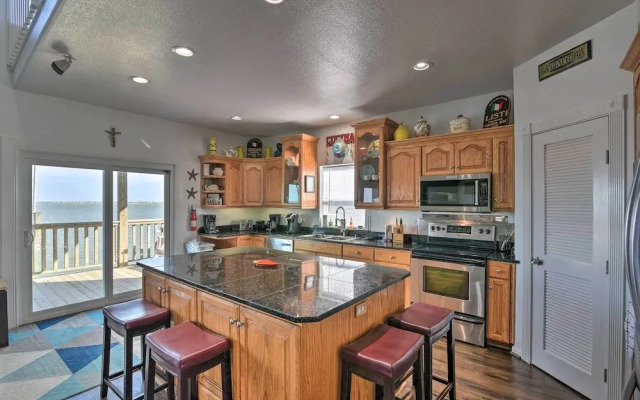 Bayfront Fishing Pier: Galveston Island Home!