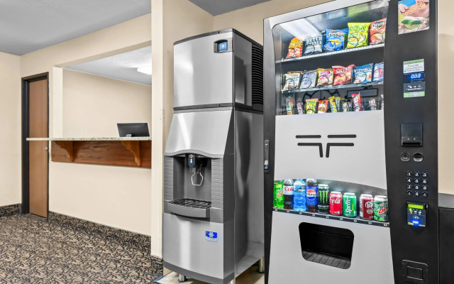 Super 8 by Wyndham Alexandria MN