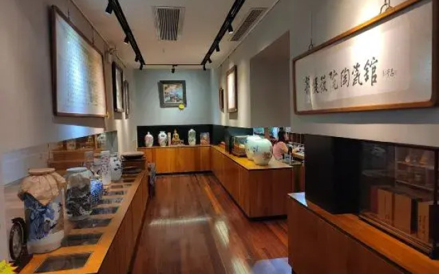 Pure Tea and China Hostel