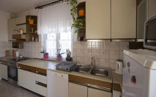 Žana - 30m From Beach - A1