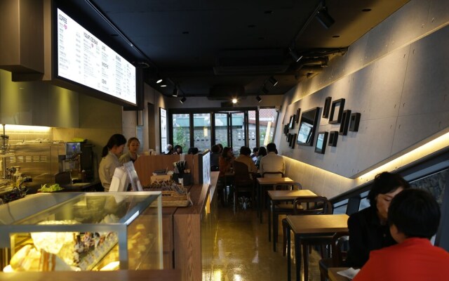 Mir Guesthouse - Hostel