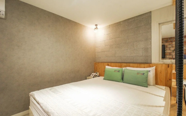 Cube Hotel