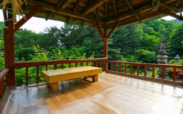 Gangneung Yeon House Pension
