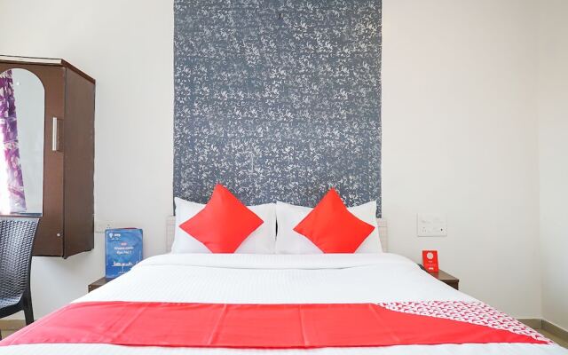 OYO 18653 Hotel Swami Samarth