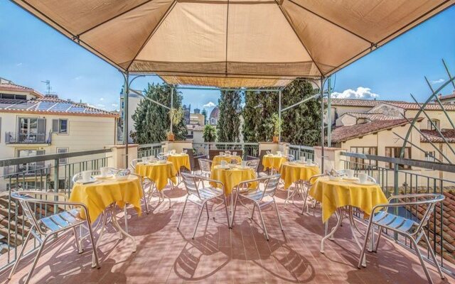 Hotel Azzi