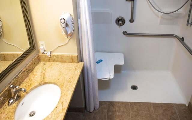 Holiday Inn Express Devils Lake by IHG