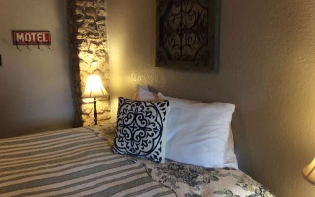 The Leakey Inn by CMD