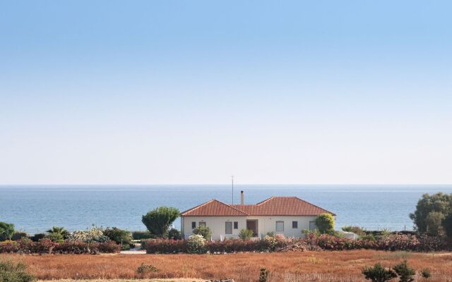 Akti Villa - Seaside Living