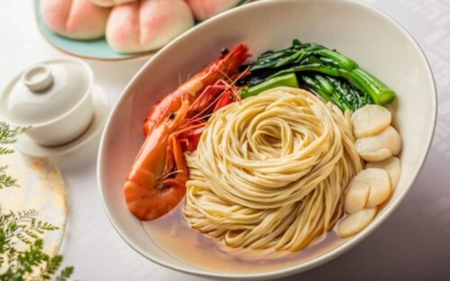 HUALUXE Nanjing Yangtze River by IHG