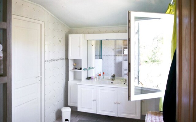 Villa With 4 Bedrooms in Mollans-sur-ouvèze, With Wonderful Mountain V