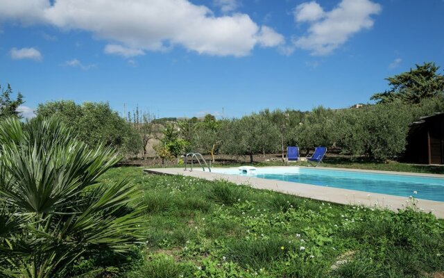 Apartment In Annex With Swimming Pool Right In The Sicilian Countryside