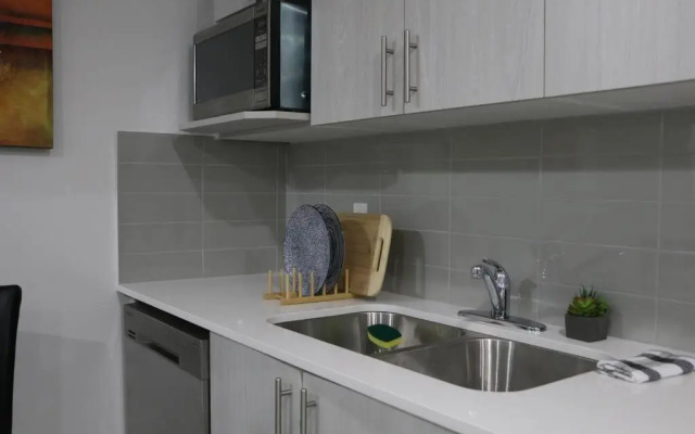 Beautiful 2 bedroom home away from home