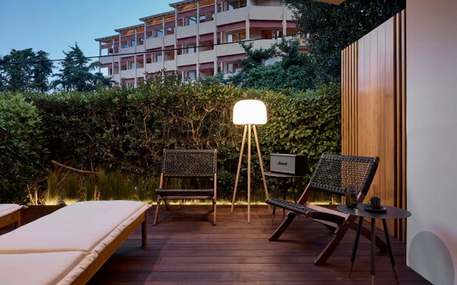 Cama Luxury Suites Kavouri
