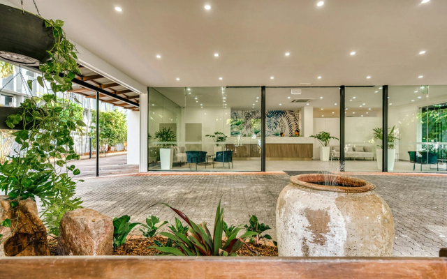Palms City Resort – Lobby – Darwin