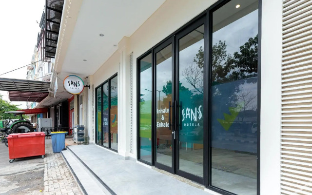 Sans Hotel Kelapa Gading Jakarta