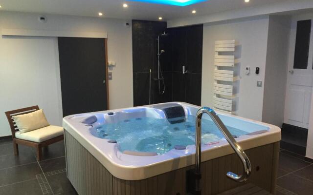 Gîte 8 à 14 personnes en Champagne avec jacuzzi