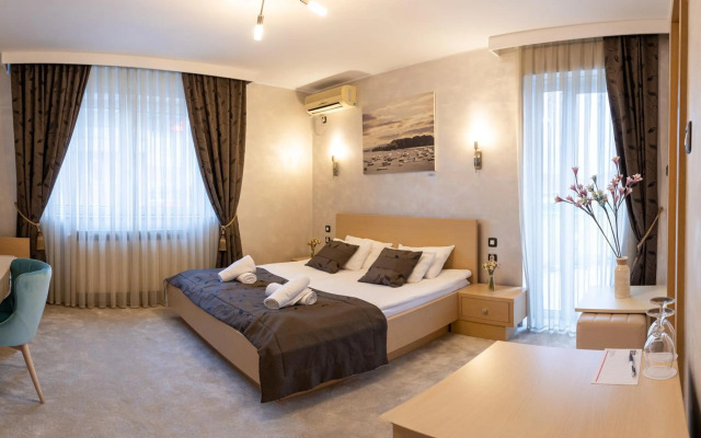Euro Garni Hotel