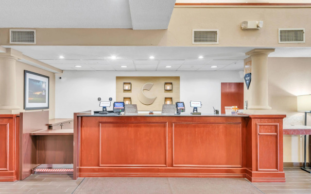 Comfort Suites Lakewood - Denver