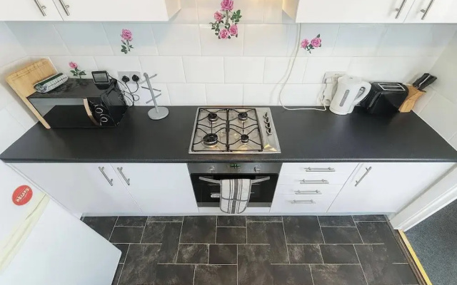 Wycombe Oasis - Cozy 3-bed House Retreat