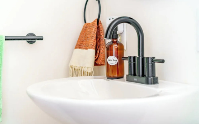 Jungle House Luxury Stays - Downtown Chillicothe