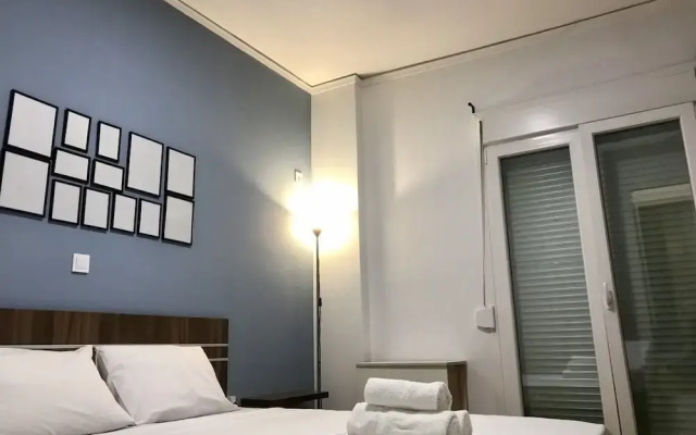 Renovated minimal aptm next to metro