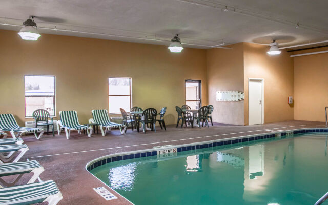 Comfort Inn & Suites Cincinnati Eastgate